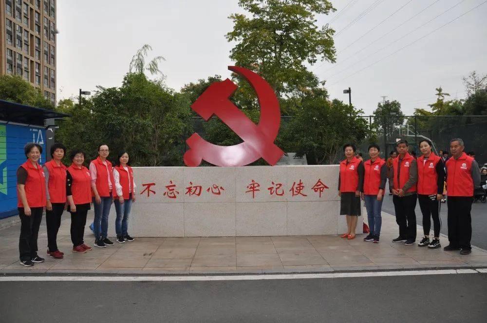 外国小哥竟人肉解锁特斯拉，芯片植入人手真的能取代钥匙？游戏画面
